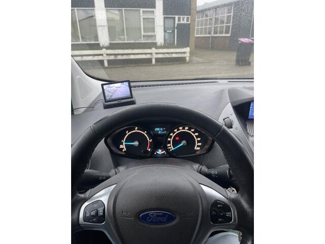 Ford TRANSIT COURIER 1.5 TDCI Trend Clima,Zeer nette en perfect rijdende Courier. Auto heeft alle extra,s 128013 km met nap