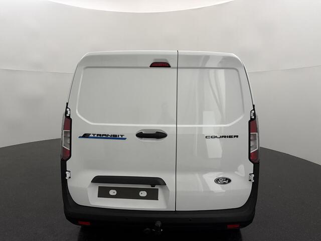 Ford TRANSIT COURIER E-Transit Trend 44 kWh met o.a. een Trekhaak, navigatie systeem, dodehoekdetectie, adaptieve cruise control