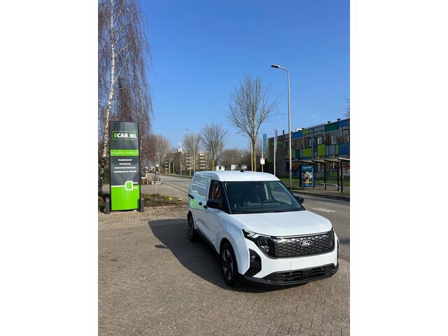 Ford TRANSIT COURIER E-Transit Trend 54 kWh Zijschuifdeur, Apple carplay, airco