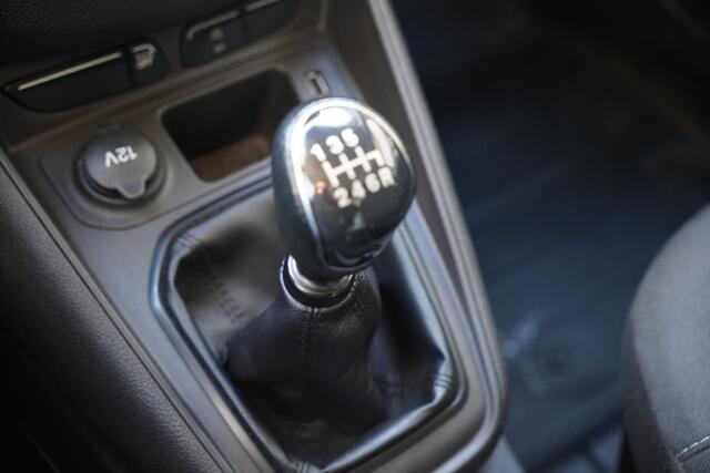 Ford TRANSIT COURIER 1.5 TDCI Trend Duratorq S&S / Navi / Cruise / Trekhaak / Airco / Netjes ! /