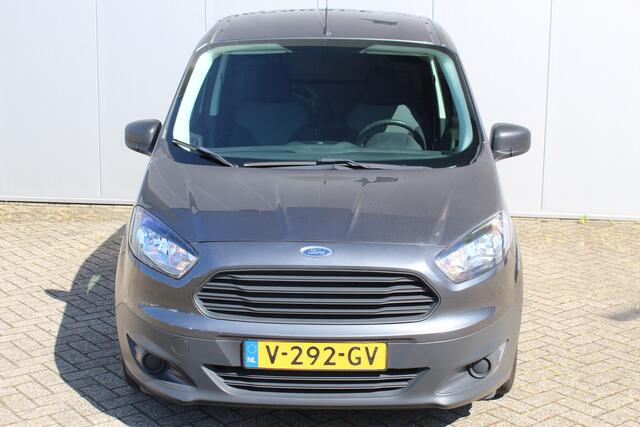 Ford TRANSIT COURIER 1.5-75pk TDCI Economy Edition. Handige nette bedrijfswagen, slechts 68.000km ! Airco, telefoonvoorbereiding, metallic lak, USB, schuifdeur rechts etc.