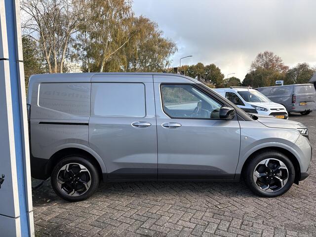 Ford TRANSIT COURIER E-Transit Limited 44 kWh SCI | 136pk | Ford Voorraad | Driver Assistance Pack | Laadvloerbescherming | Trekhaak | LED Laadruimteverlichting