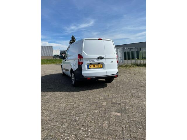 Ford TRANSIT COURIER