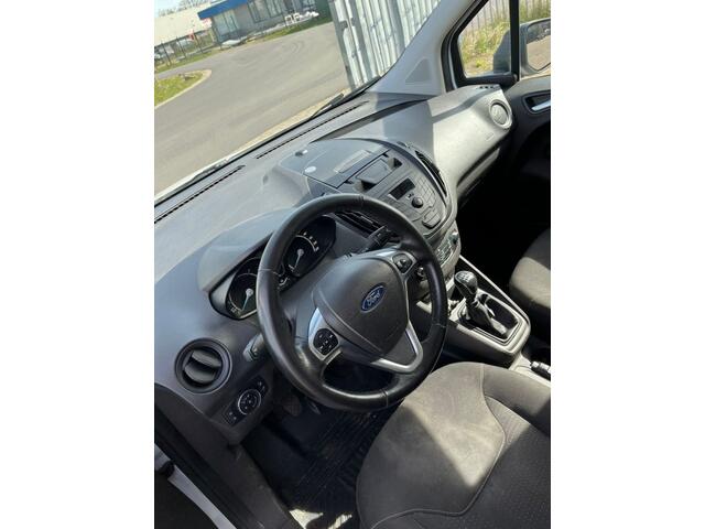 Ford TRANSIT COURIER
