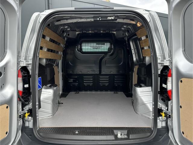 Ford TRANSIT COURIER 1.5 TDCI / 1e EIGENAAR / 21.248 KM ! / AIRCO / STOELVERWARMING / PDC / NAVIGATIE / CARPLAY