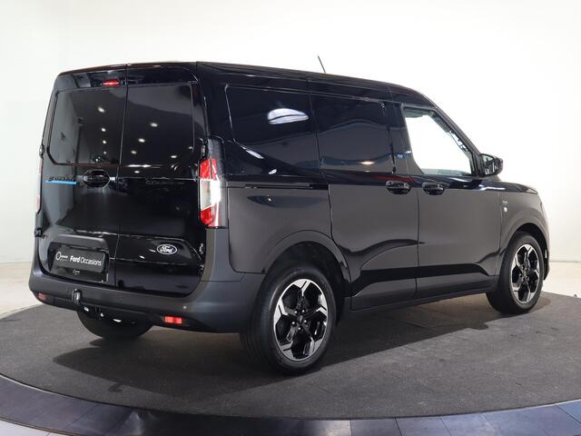 Ford TRANSIT COURIER E-Transit Limited 46 kWh 136pk! 17'' LICHTMETALEN VELGEN, WINTERPACK, CLIMATE CONTROL, ACHTERUITRIJ CAMERA + PARKEERSENSOREN VOOR, DRIVER ASSISTANCE PACK INCL. NAVIGATIE, 16'' RESERVEWIEL, LED LAADRUIMTEVERLICHTING , LAADVLOERBESCHERMING, RUBBER , TREKHAAK