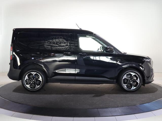 Ford TRANSIT COURIER E-Transit Limited 46 kWh 136pk! 17'' LICHTMETALEN VELGEN, WINTERPACK, CLIMATE CONTROL, ACHTERUITRIJ CAMERA + PARKEERSENSOREN VOOR, DRIVER ASSISTANCE PACK INCL. NAVIGATIE, 16'' RESERVEWIEL, LED LAADRUIMTEVERLICHTING , LAADVLOERBESCHERMING, RUBBER , TREKHAAK