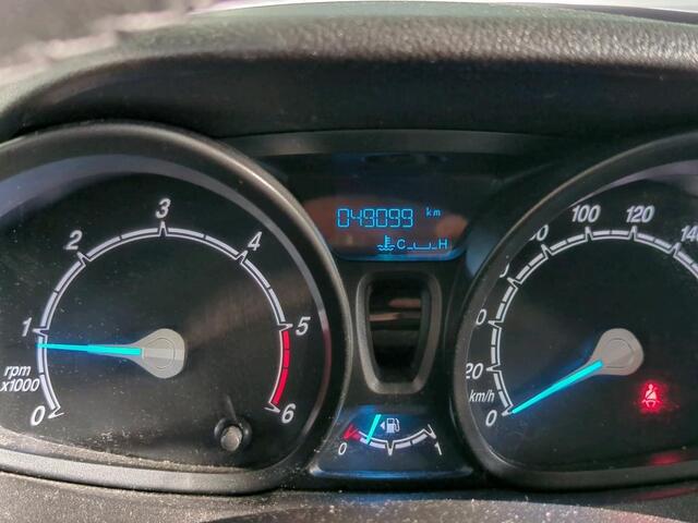 Ford TRANSIT COURIER 1.5 TDCI Trend Duratorq S&S | Navigatie | Parkeersensoren Achter | Cruise Control |