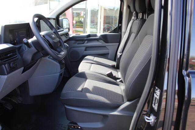 Ford TRANSIT CUSTOM 320 2.0-136pk TDCI L2H1 'Trend' schuifdeur li.+re. ! Profiteer nu nog van BPM voordeel 2024 ! , uit voorraad leverbaar Camera, LED koplampen, Cruise Control, Aut. Airco, Navigatie by Apple / Android, verwarmd voorraam etc.