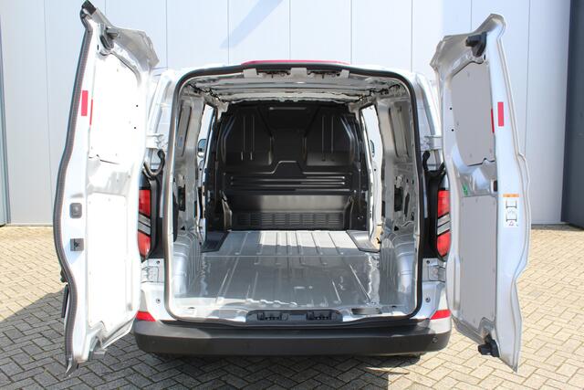 Ford TRANSIT CUSTOM 320 2.0-136pk TDCI L2H1 'Trend', schuifdeur li. + re. ! Overtuig u van de rijkwaliteiten van dit nieuwe model Ford Transit Custom. Camera, LED koplampen, Cruise Control, Aut. Airco, Navigatie by Apple / Android, Voorraam verwarmd, Metallic lak etc.