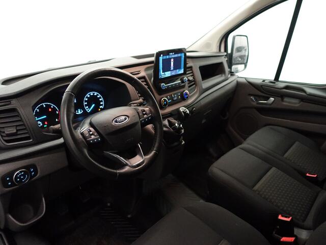Ford TRANSIT CUSTOM 320 2.0 TDCI L1 Sportline- 3 Pers, Carplay, Navi, Park Assist, Cruise, Clima, Grijs Kenteken
