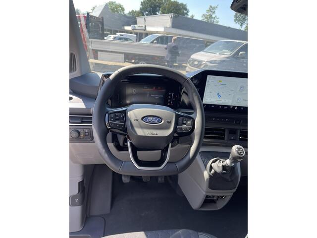 Ford TRANSIT CUSTOM 320 2.0 TDCI L2H1 Limited 136pk | 17 inch lichtmetalen velgen | Adaptive cruise control | Dodehoeksensoren | Verwarmbaar stuurwiel | Draadloos opladen | Stoel-bank