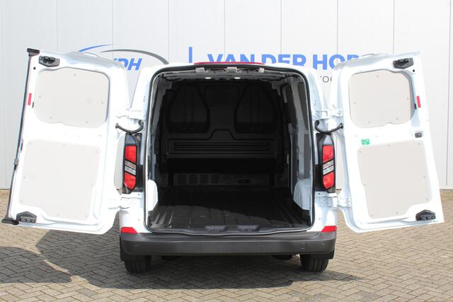 Ford TRANSIT CUSTOM 300 2.0-136pk EcoBlue L2H1 Trend - 'Sport Design Edition'. Overtuig u van de kwaliteiten van dit nieuwe model Ford Transit Custom ! Camera, LED koplampen, LM wielen, Cruise Control, Aut. Airco, App Connect, Winterpack etc.