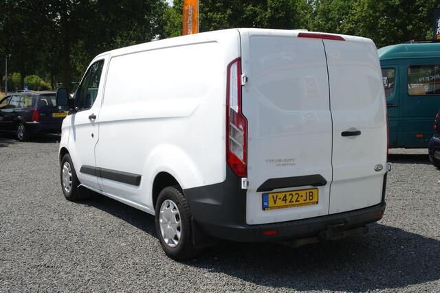 Ford TRANSIT CUSTOM 270 2.0 TDCI L1H1 Tr , Cruise , Airco , 220V , Trekhaak , Inrichting , V ruit verw , Euro 6 , Bovag Garantie