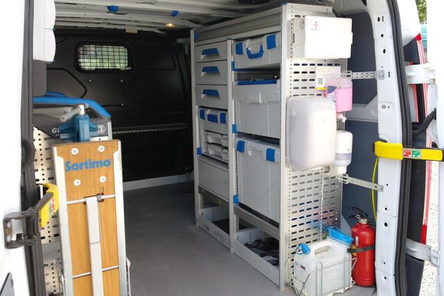 Ford TRANSIT CUSTOM 270 2.0 TDCI L1H1 Tr , Cruise , Airco , 220V , Trekhaak , Inrichting , V ruit verw , Euro 6 , Bovag Garantie