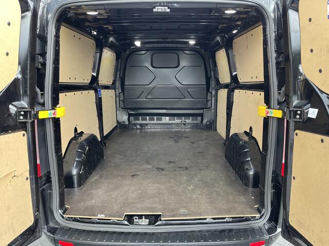 Ford TRANSIT CUSTOM 2.0 TDCI 130 PK / L2H1 / LIMITED / AUTOMAAT / AIRCO / CRUISE / CAMERA / TREKHAAK / 3-ZITS