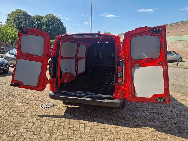 Ford TRANSIT CUSTOM 300 2.0 TDCI L2H1 Trend 136pk 5 jaar Ford Protect!!!