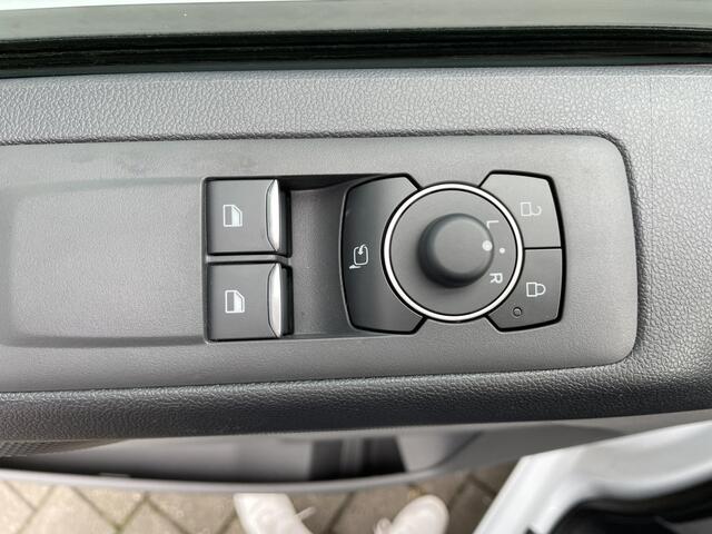 Ford TRANSIT CUSTOM 300 2.0 TDCI L2H1 Limited 150 PK | Handgeschakeld | App Connect Neem contact met ons op voor meer specifieke details over de beschikbare modellen.