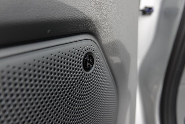 Ford TRANSIT CUSTOM L2H1 170Pk Aut. | Sport | B&O Sound | 360° camera | Trekhaak | Treeplanken | 20''