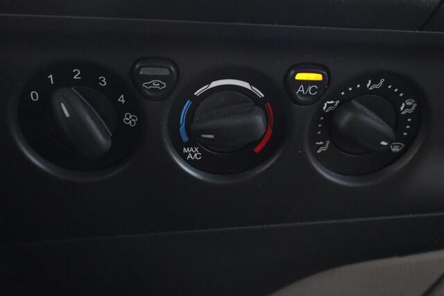 Ford TRANSIT CUSTOM 270 2.0 TDCI L1H1 Trend DC Trekhaak, Stoelverwarming, Airco, Dubbel cabine, Cruise control, Moet nog gereinigd worden!