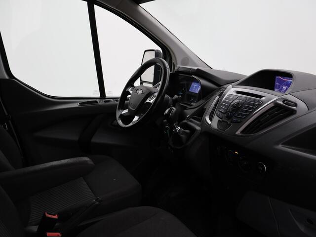 Ford TRANSIT CUSTOM 290 2.0 TDCI 130 PK L2H1 TREND + 2650 KG TREKHAAK / CAMERA / 17 INCH LMV