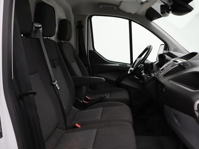 Ford TRANSIT CUSTOM 290 2.0 TDCI 130 PK L2H1 TREND + 2650 KG TREKHAAK / CAMERA / 17 INCH LMV