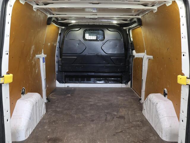 Ford TRANSIT CUSTOM 290 2.0 TDCI 130 PK L2H1 TREND + 2650 KG TREKHAAK / CAMERA / 17 INCH LMV