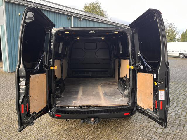 Ford TRANSIT CUSTOM 300 2.0 130Pk TDCI L2H1 Trend / Cruise / Airco / Trekhaak / Lease ¤413,- pm / Apk t/m 19-06-2025