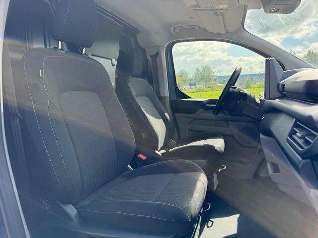 Ford TRANSIT CUSTOM 320 2.0 TDCI L2H1 Trend Automaat 136pk | SCI | Adaptive cruise control | | 8-weg bestuurderstoel + passagiersbank | Stoelverwarming | Dodehoeksensoren | Navigatie | Elektrisch inklapbare spiegels | 16 inch lichtmetalen velgen | Full LED | Dual-zone climat
