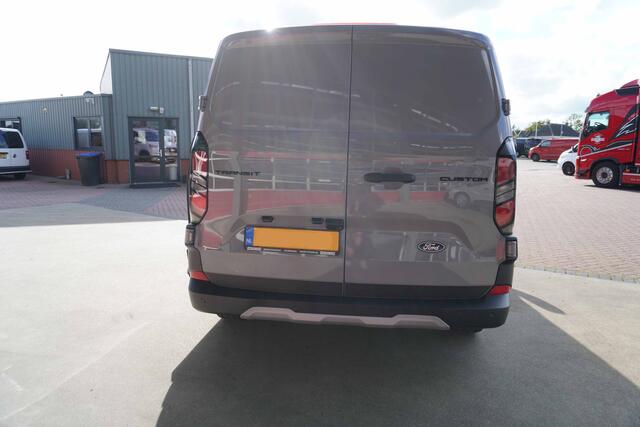 Ford TRANSIT CUSTOM 320L 2.0 TDCI 136PK L2H1 Trail DC 2x Schuifdeur Nr. V090 | Airco | Adap | Navi| Camera | Blis DEMO