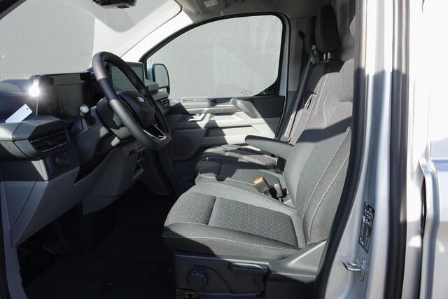 Ford TRANSIT CUSTOM L2H1 2.0Tdci 170Pk Aut. | 19'' | Spoilerpack | Trekhaak Wegklapbaar | Moondust Zilver