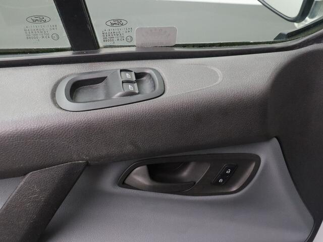 Ford TRANSIT CUSTOM 2.2TDCI Lang Imperiaal | Trekhaak | Airco | Cruise | Betimmering