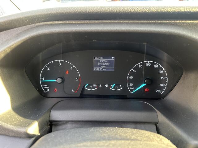 Ford TRANSIT CUSTOM 300 2.0 TDCI 130PK EURO6 L2H1 Trend Trekhaak/cruise control/app connect