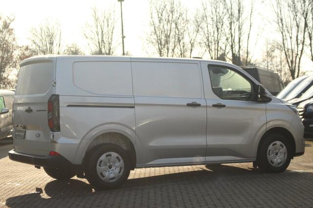 Ford TRANSIT CUSTOM 320 2.0TDCI 170pk Automaat L1H1 Trend | LMV | Stoel + Stuurverwarming | LED | Sync 4 13" | Keyless | Camera | Carplay/Android | Lease 681,- p/m