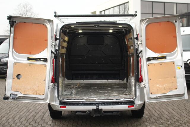 Ford TRANSIT CUSTOM 300 2.0TDCI 130pk L2H1 Limited | Automaat | Trekhaak | Imperiaal | Carplay/Android | Camera | Lease 501,- p/m