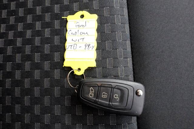 Ford TRANSIT CUSTOM 2.0 TDCI 130pk L1H1 Trend Airco/Navi/LED 03-2023