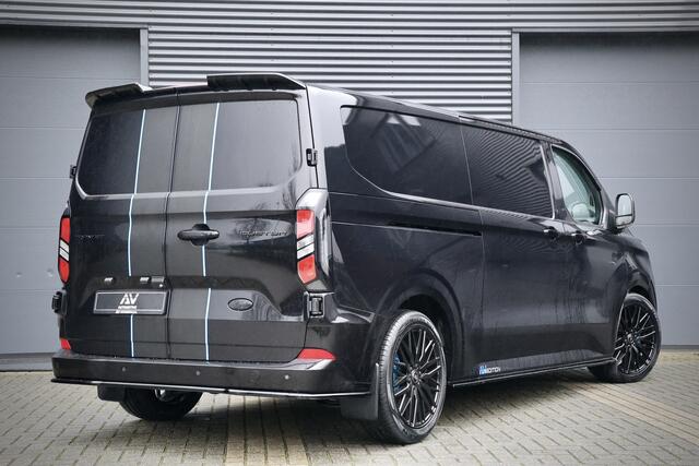 Ford TRANSIT CUSTOM 320 2.0 TDCI L2H1 Sport 170 PK | ACC | Blind Spot | Navigatie | Camera | CarPlay | Lane Assist | Stoelverwarming | Raptor Edition | Trekhaak | 3-Zitter | NL Auto