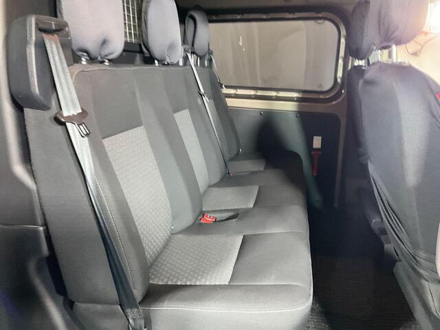 Ford TRANSIT CUSTOM 320 2.0 TDCI L2H1 Trend DC | 130pk Automaat | Dubbele Cabine | Bijrijdersstoel | Stoelverwarming | Navigatie | Camera | Privacy glass | Lichtmetalen velgen