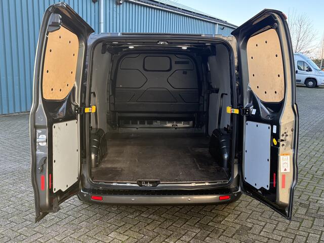 Ford TRANSIT CUSTOM 280 2.0 131Pk TDCI L1H1 Limited / Cruise / Airco / Navi / Apk t/m 19-03-2025