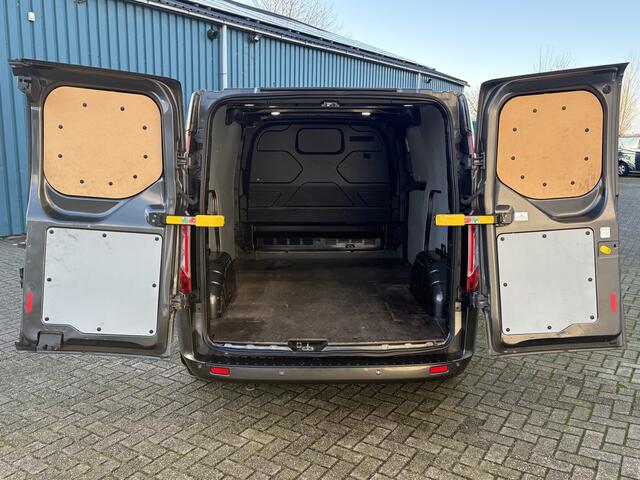 Ford TRANSIT CUSTOM 280 2.0 131Pk TDCI L1H1 Limited / Cruise / Airco / Navi / Apk t/m 19-03-2025