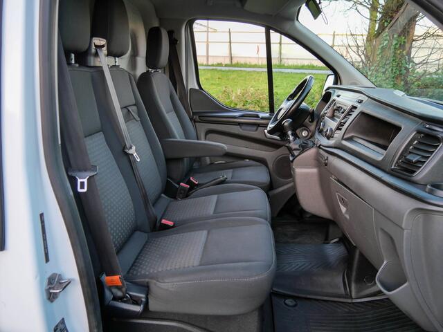 Ford TRANSIT CUSTOM 320 2.0 TDCI 131PK L2H1 Trend | TREKHAAK | OMVORMER | CRUISE CONTROL |