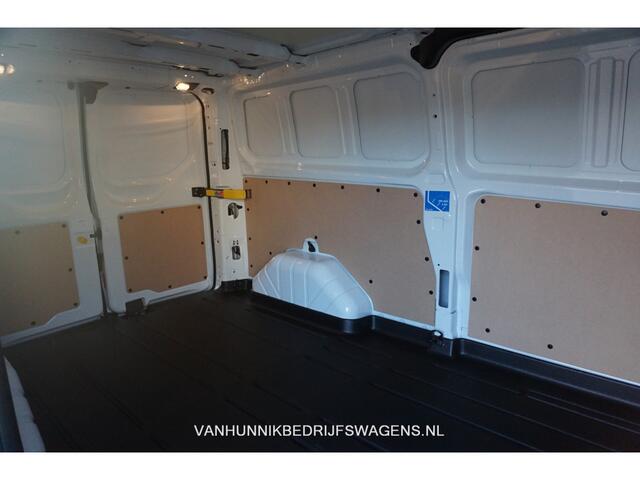 Ford TRANSIT CUSTOM 300L 130 PK Trend AUT BPM VRIJ! Airco, Cruise, Cam, Apple CP/Android A, Trekhaak!! NR. 105