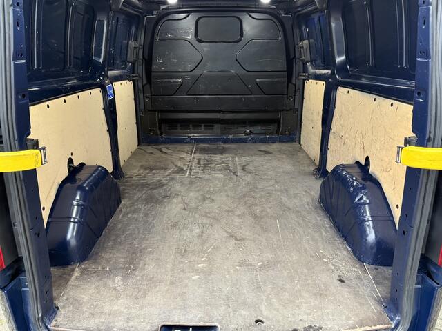 Ford TRANSIT CUSTOM 300 2.0 105Pk TDCI L2H1 Trend / Cruise / Airco / 2x SCHUIFDEUR / IMPERIAAL / Navi / Trekhaak / Apk t/m 31-03-2025