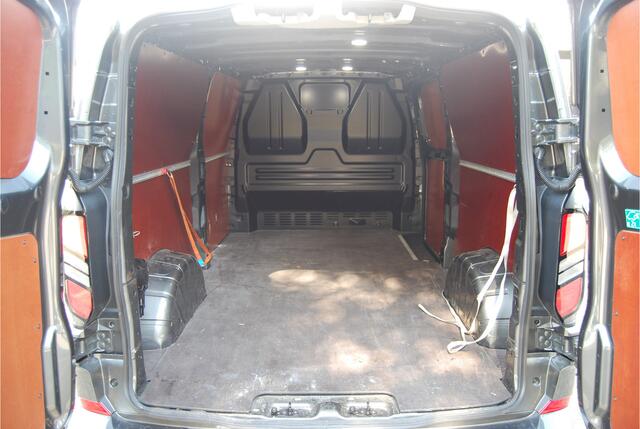 Ford TRANSIT CUSTOM 320 2.0 TDCI L2H1 Limited AUTOMAAT 136PK NAVI | TREKHAAK | WINTER PACK | DRIVER ASS.PACK | CARPLAY | BETIMMERING