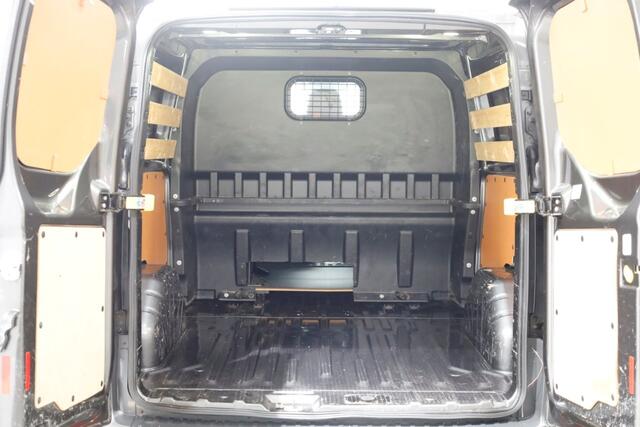 Ford TRANSIT CUSTOM 2.0 TDCI 170pk E6 L2H1 Trend D.C. Airco/Camera Trekhaak 2800kg 07-2017