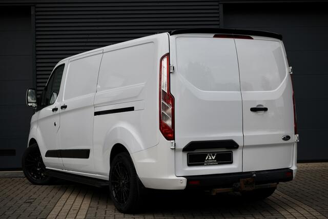 Ford TRANSIT CUSTOM 340 2.0 TDCI L2H1 | L+R Schuifdeur | Navigatie | Blind Spot | CarPlay | Camera | Standkachel | Trekhaak | 3-Zitter | Nieuwe APK | Onderhoudsbeurt