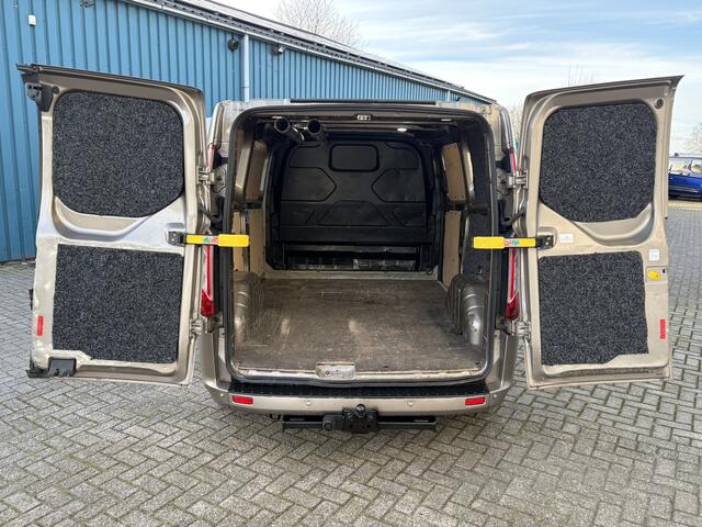 Ford TRANSIT CUSTOM 280 2.0 131Pk TDCI L1H1 Limited / Cruise / Airco / Navi / Trekhaak / Apk t/m 31-01-2026