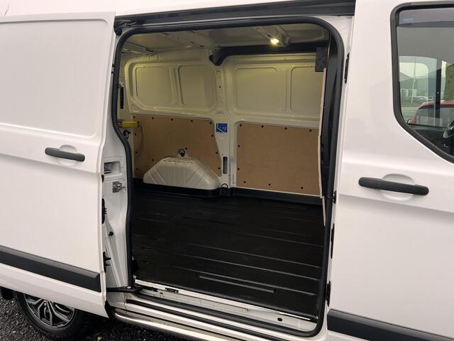 Ford TRANSIT CUSTOM 270 2.2 TDCI L1H1 Trend 2e Eigenaar,Trekhaak,Camera,Navi,Pdc,3-Zits,6 Bak,101pk,Stoelverwarming,Dealer Onderhouden,Apk tot 01-2026