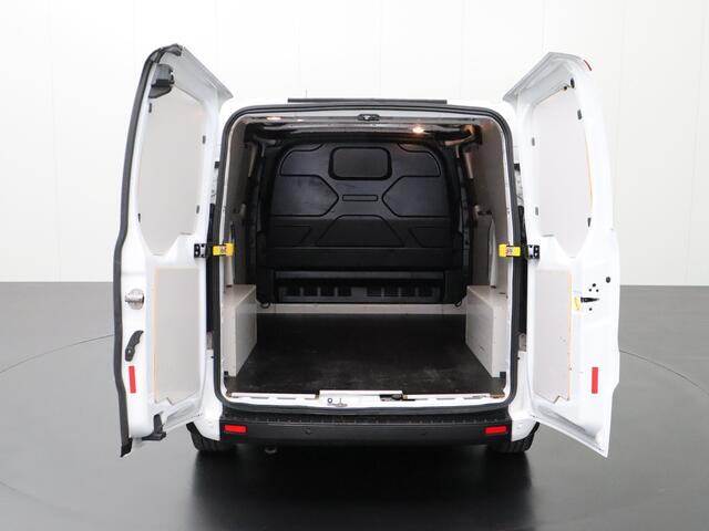 Ford TRANSIT CUSTOM 2.0TDCI 130PK Business | 2xSchuifdeur | Navigatie | 3-Persoons | Airco | Cruise