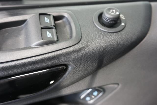 Ford TRANSIT CUSTOM 300 2.0 TDCI L2H1 Limited Dubbele Cabine Automaat | Navigatie | Airco| 2 Schuifdeuren | Trekhaak| PDC | Carplay | DAB|